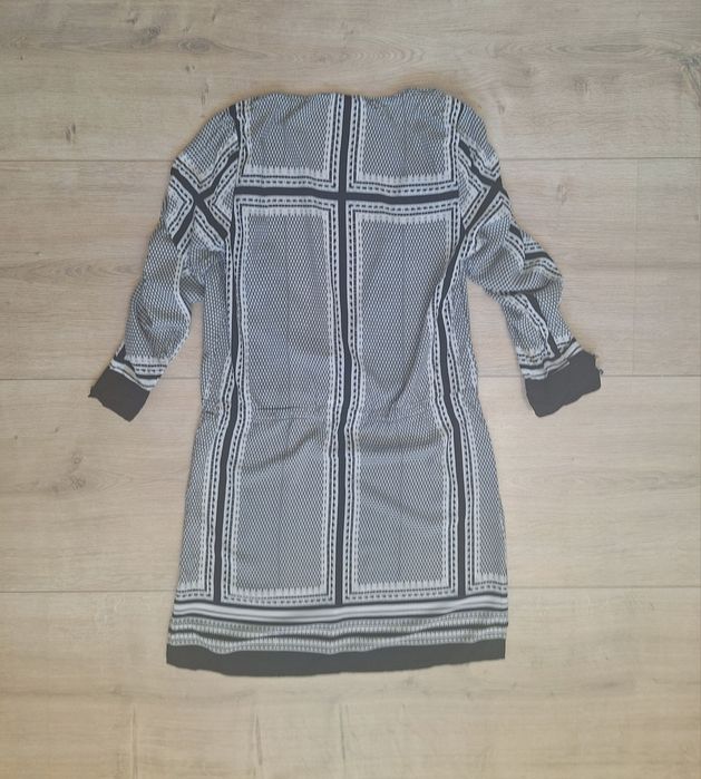 Sukienka przed kolano r. M