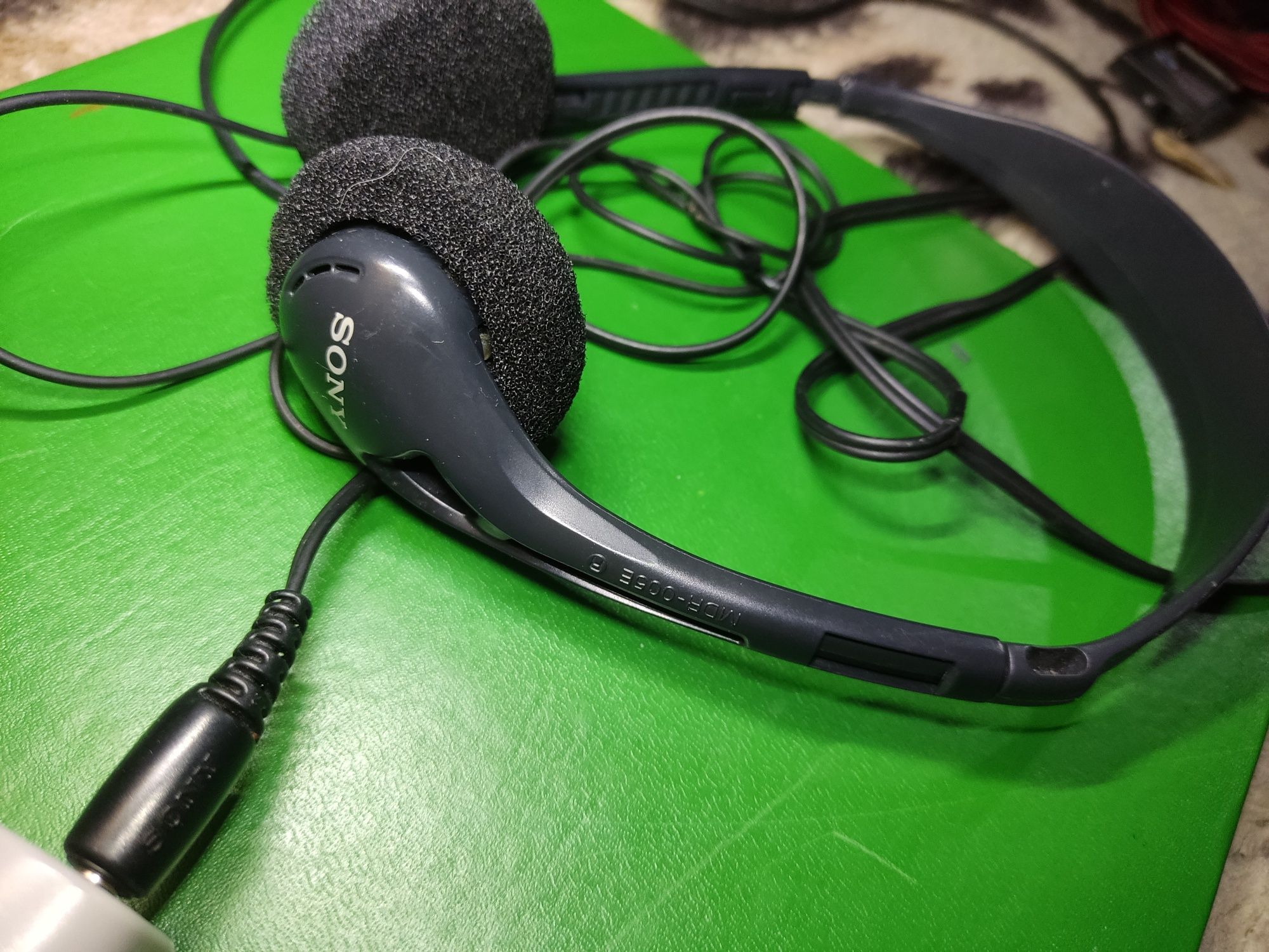 Радиоприемник Sony srf-59 наушники mdr-005E