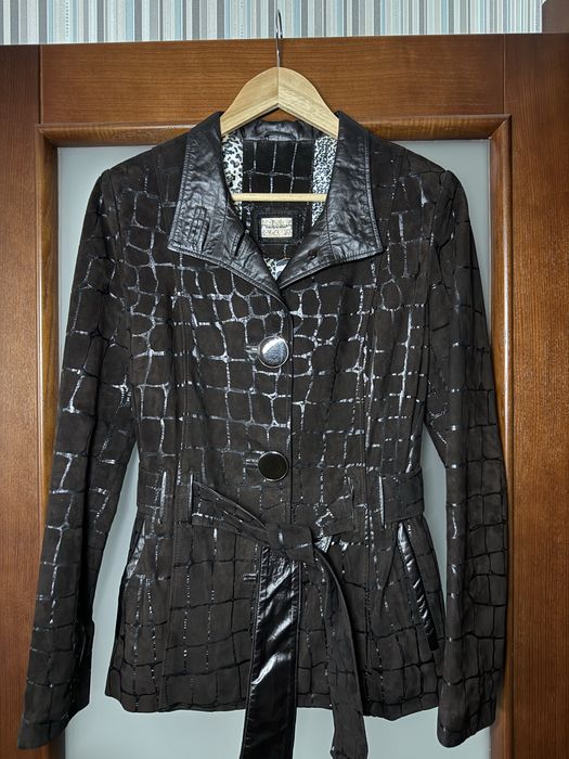 Шкіряна куртка з елементами замші