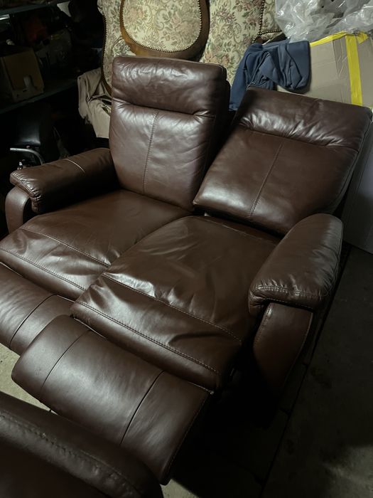 Диван шкіряний гарний стан