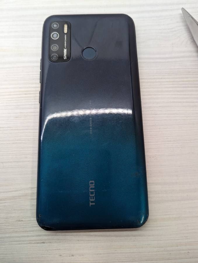 Продам Мобільний телефон Tecno spark 5 pro kd7 4/128gb