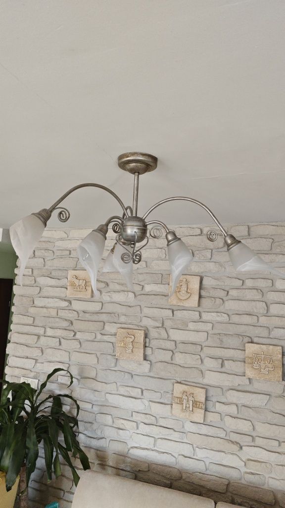 Lampa do salonu srebrno-biała 6 żarówek