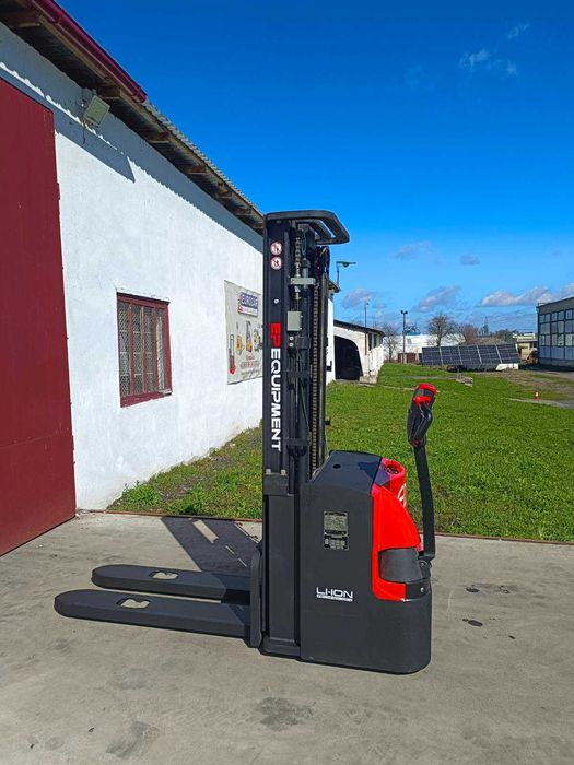 Штабелер електричний 774 EP ES16 1,6т 4,50 м Lion АКБ