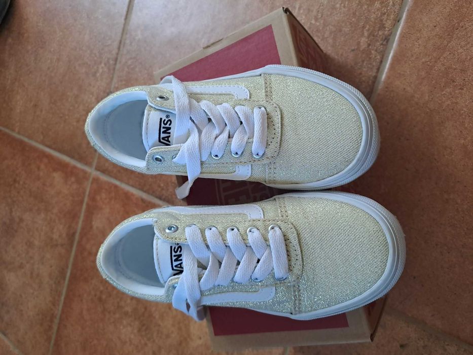 Vans douradas originais