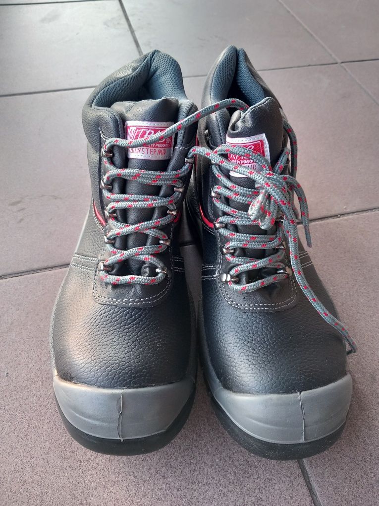 Buty robocze z kapami