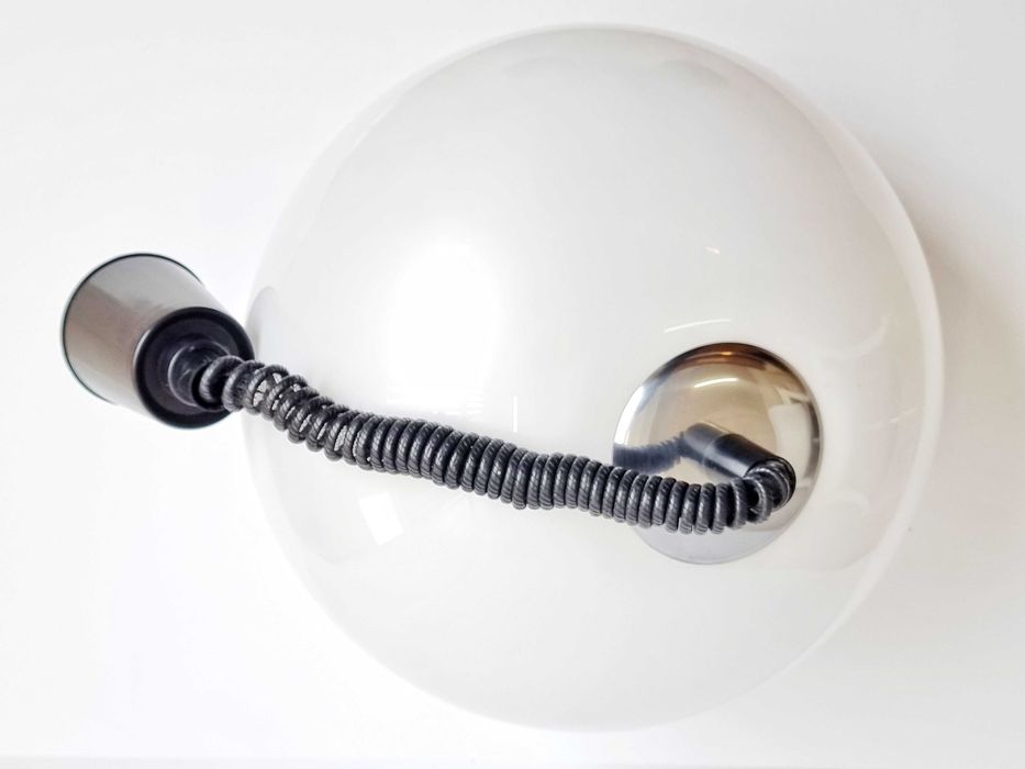 Candeeiro Space Age branco Harvey Guzzini anos 70