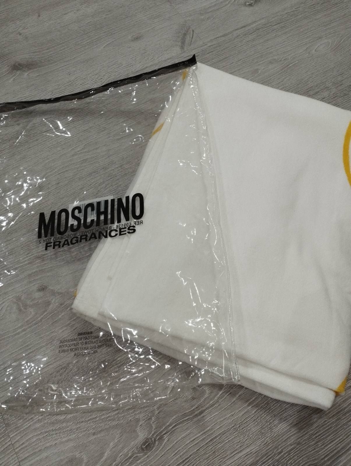 Полотенце  Moschino 160*90 см.