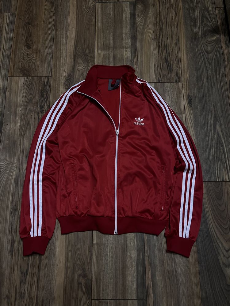 Кочтюм Adidas (trefoil)