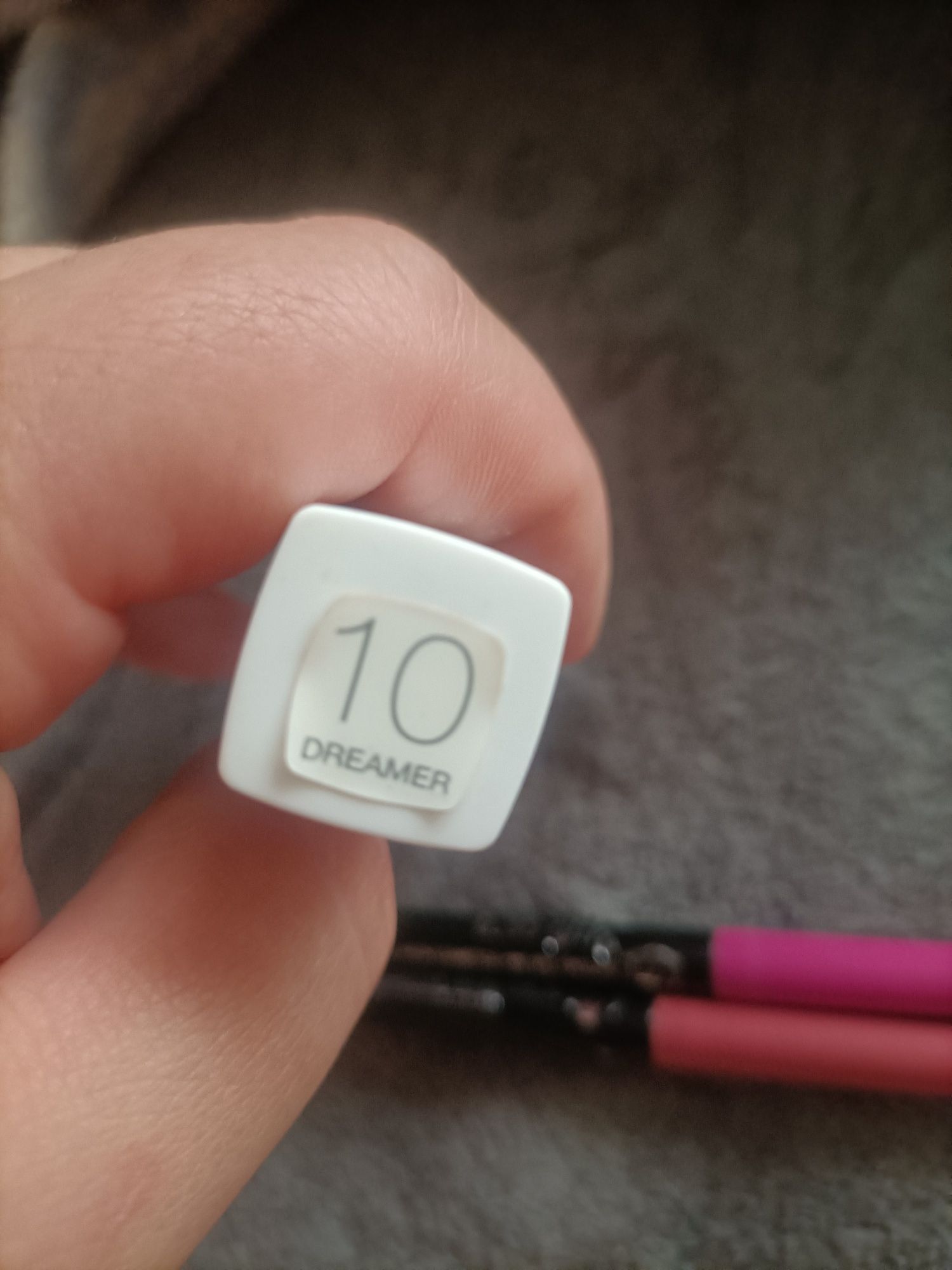 Oddam za grosze zestaw do ust pomadka Maybelline oraz dwie konturówki