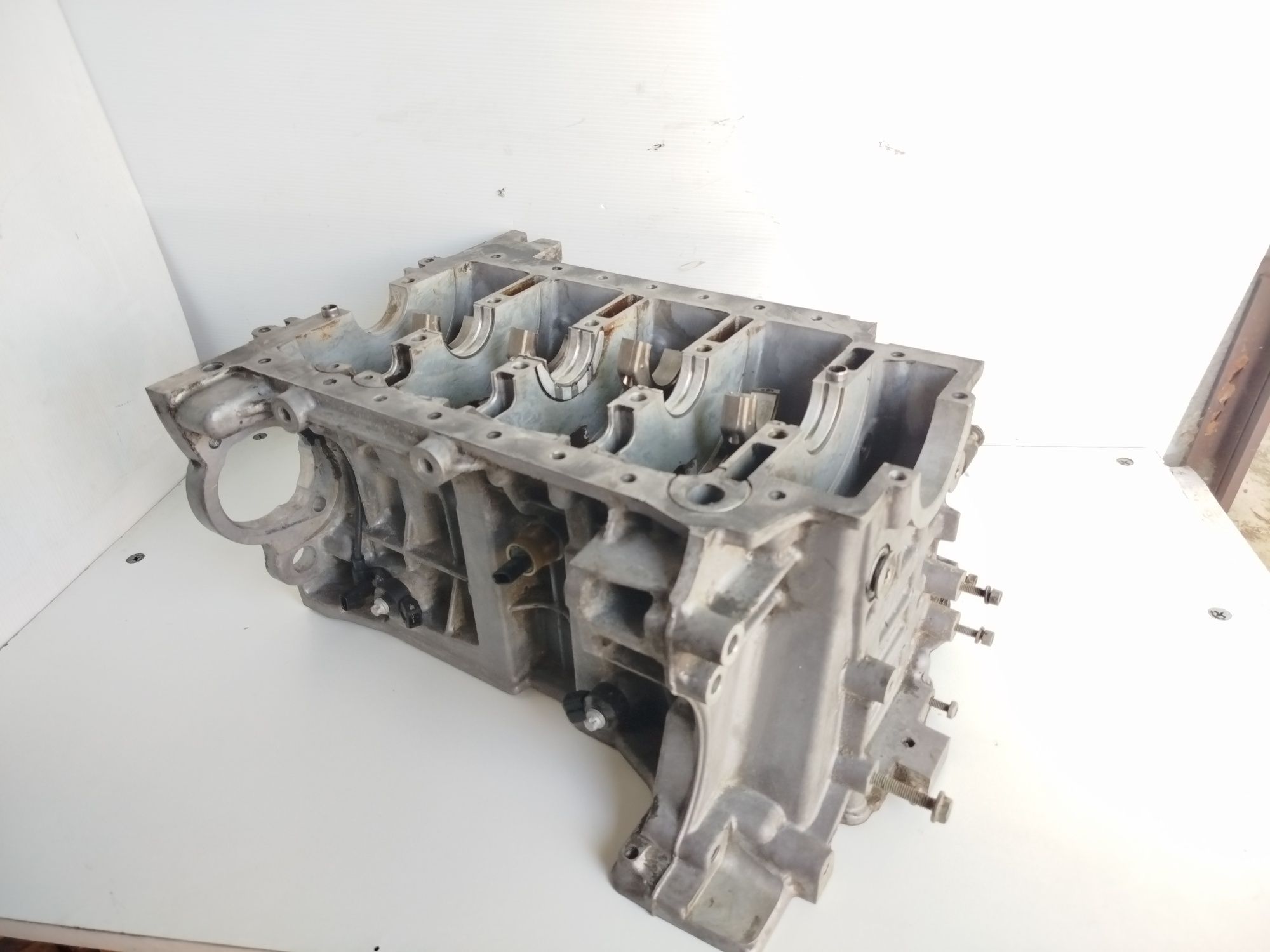 Blok silnika BMW 2.0 2.8i n20b20A