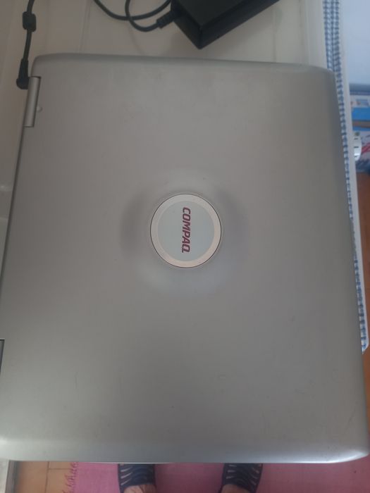 PC marca COMPAQ 2002