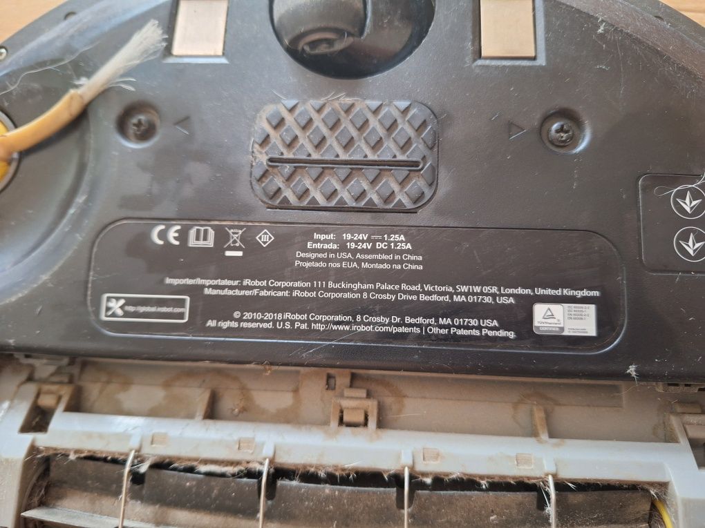 Robot sprzątający iRobot Roomba 676 czarny