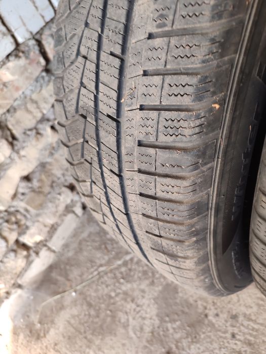 Пара зимових шин 225/60/17