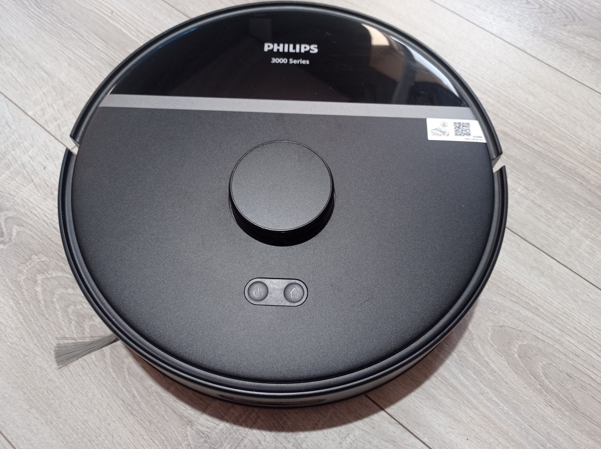 Продам робот-пылесос Philips 3000