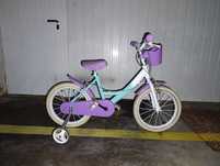 Bicicleta de menina em muito bom estado