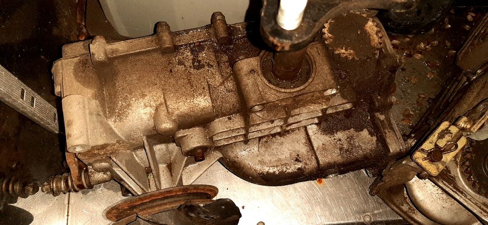 Трактор - газонокосарка запчасть