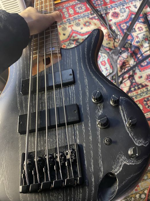 Ibanez SR675    5-струнний бас