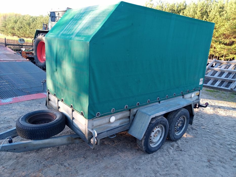 Przyczepka samochodowa dwuosiowa 
Ładowność 750kg
Wymiary wewnątrz to