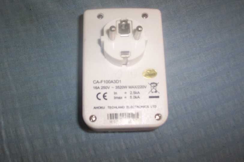 Gniazdo - filtr przepięciowy do ochrony elektroniki