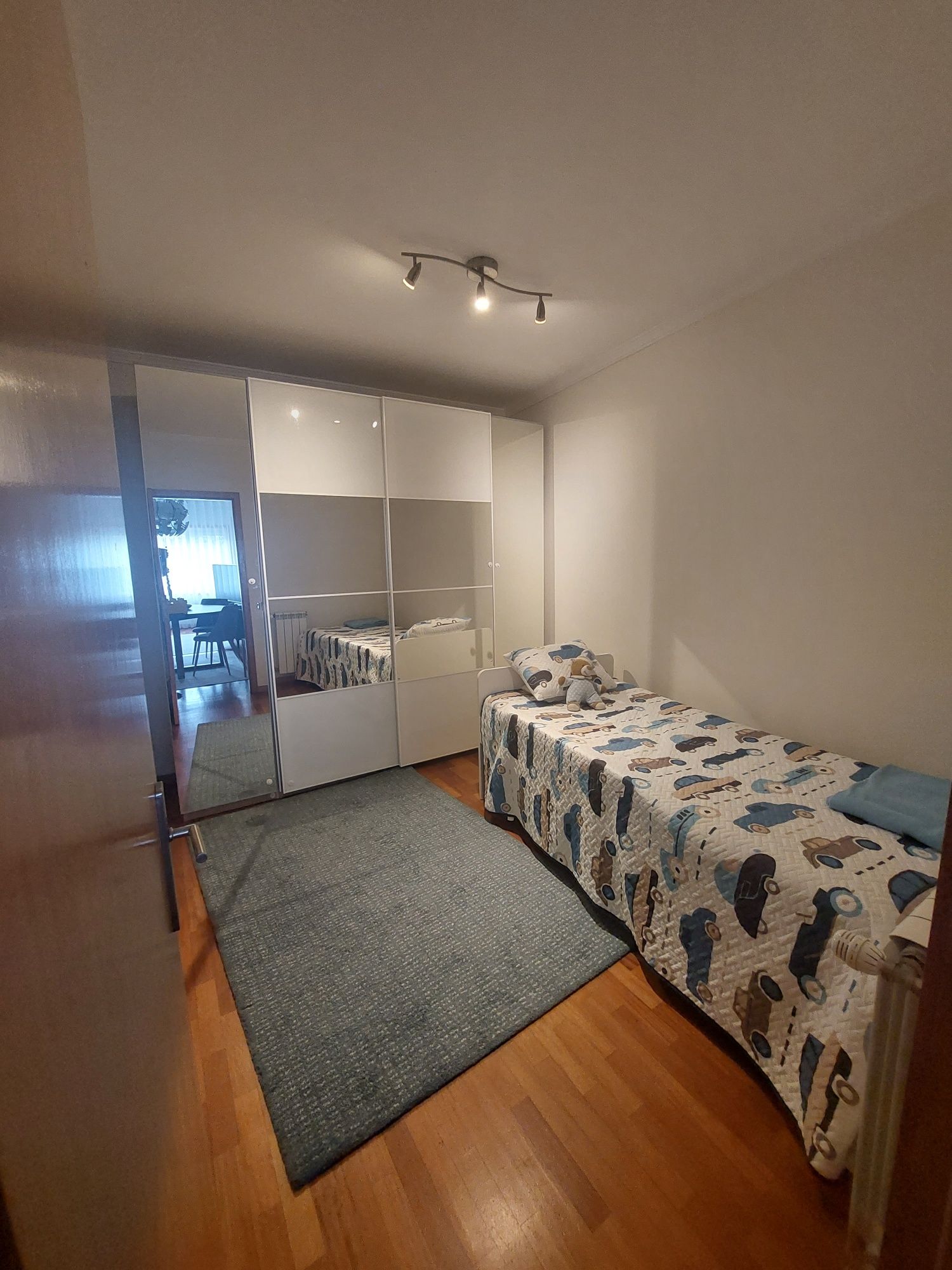 Cama solteiro IKEA