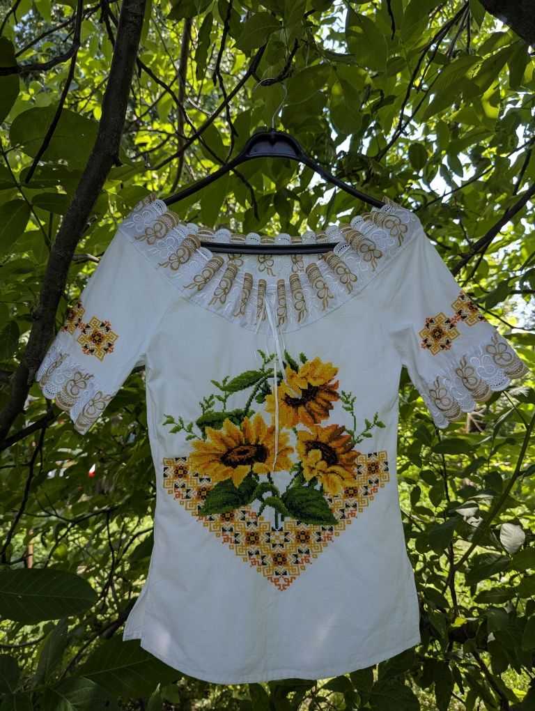 Жіноча вишиванка, вишита сорочка "Соняхи", розмір XS