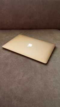 MacBook M1 APPLE новенький
