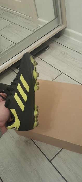 Футбольні дитячі бутси адідас