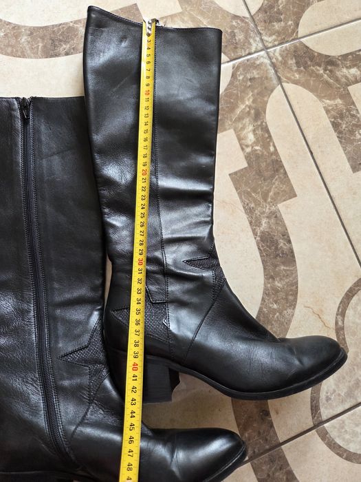 Чоботи шкіряні .