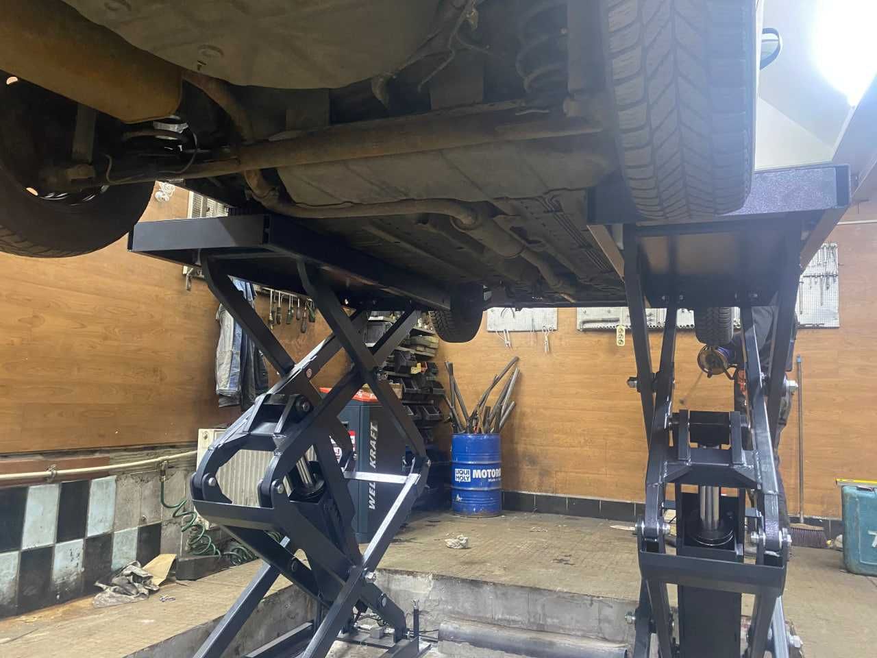 Підйомник ножичний вбудований в підлогу 3т Well Kraft 301MS