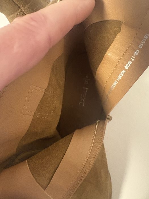 Продам козаки жіночі з натуральноі замші оригінальні