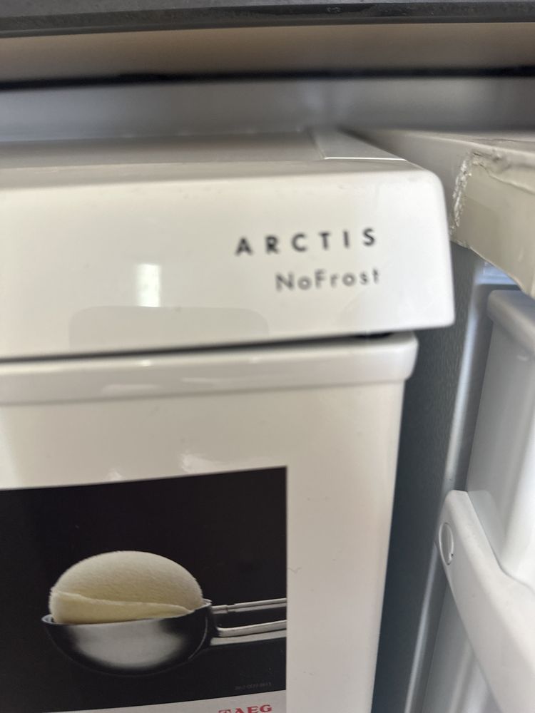 Морозильна камера морозіловка noFrost