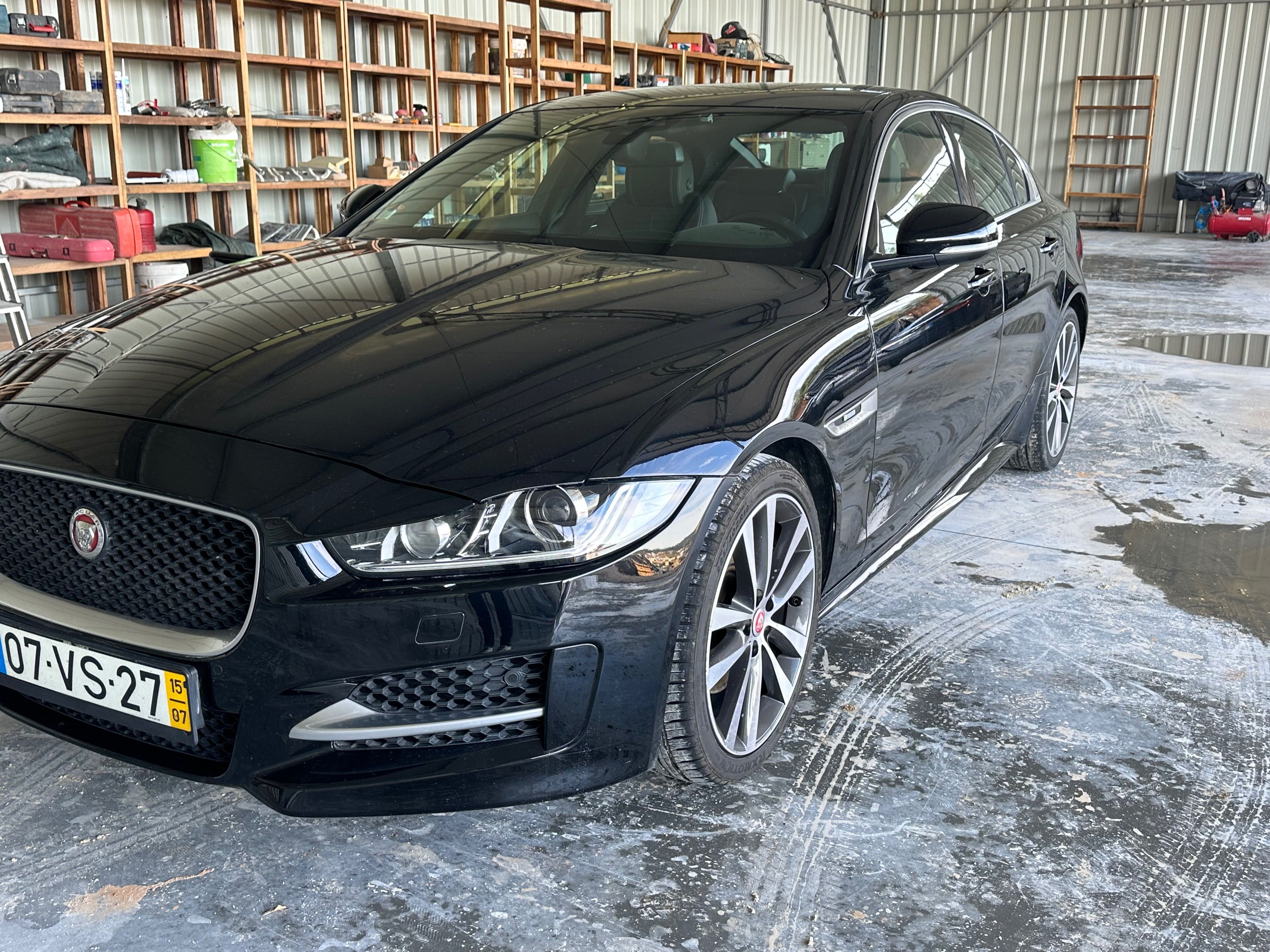 Jaguar XE R Sport.