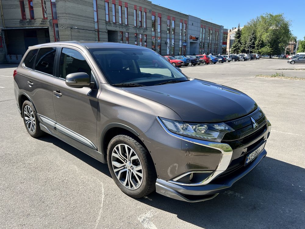 Mitsubishi outlander 3