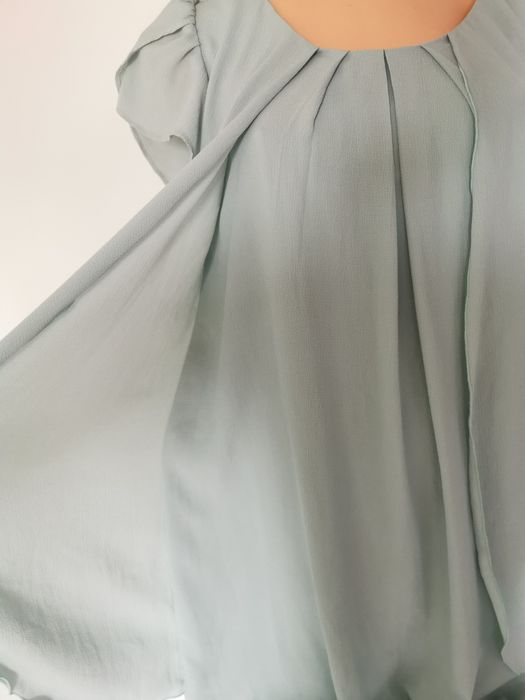 Sukienka muślinowa falbany