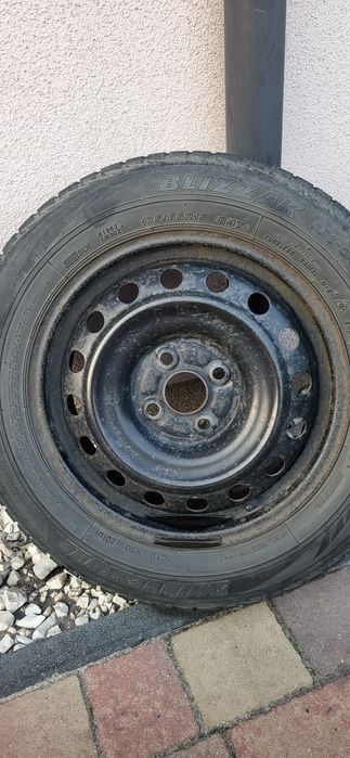 Felgi stalowe z oponami zimowymi 175/65r15
