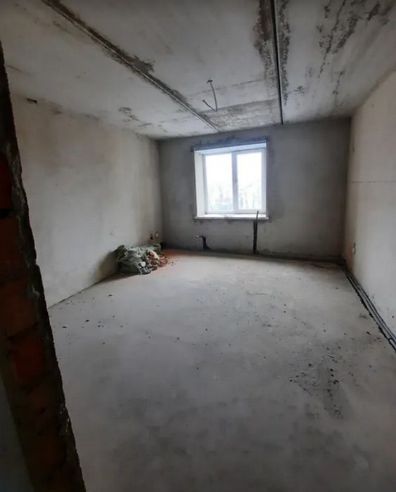 Продаж 4к квартири 115 кв. м на вул. Євгена Коновальця