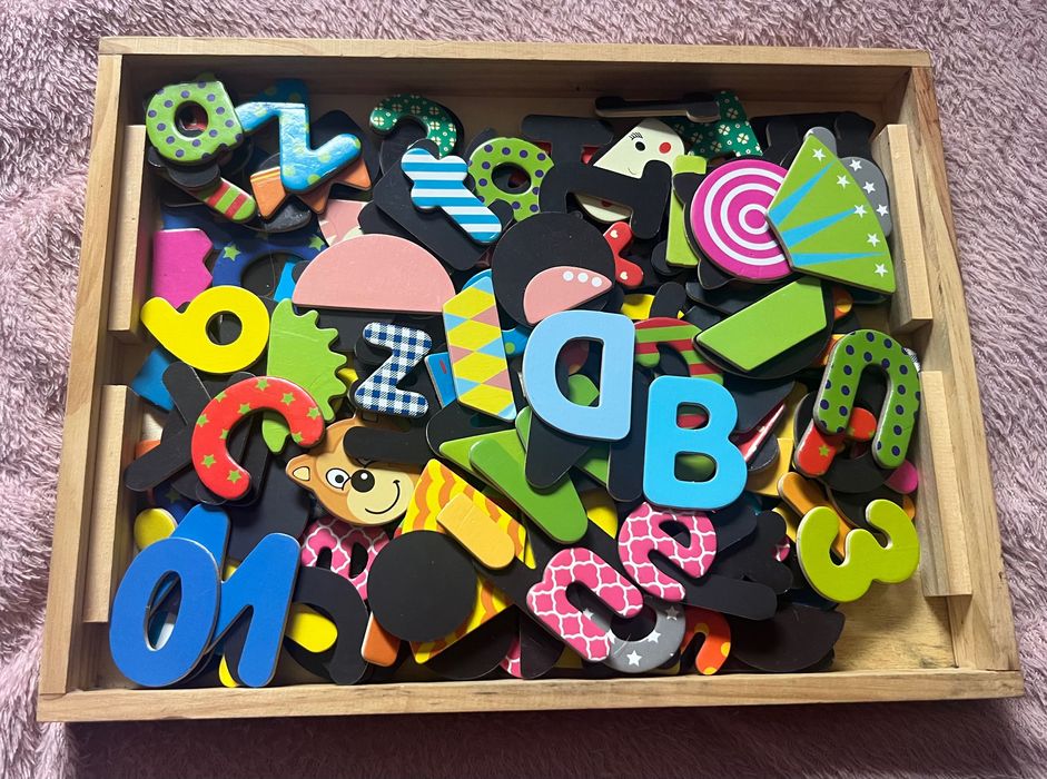Literki,cyferki  i inne na tablicę magnetyczną +tablica kredowa