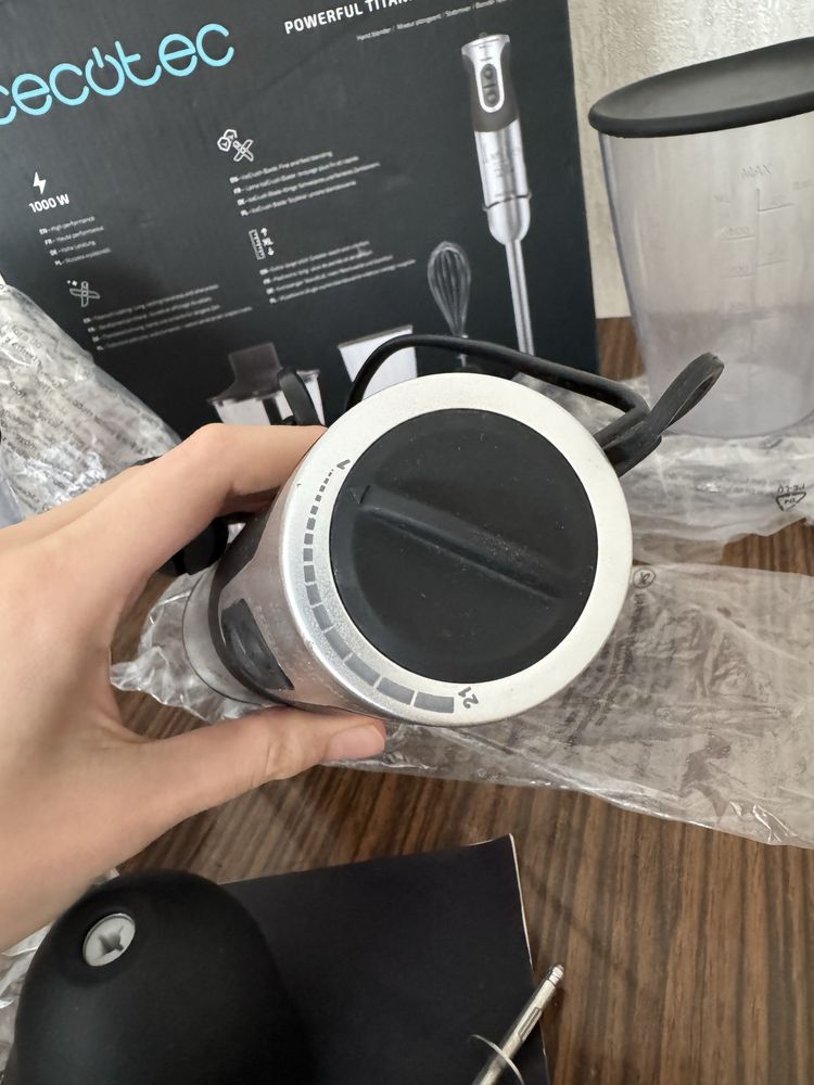 Продам блендер Cecotec
