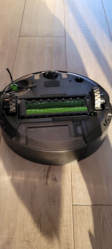 Sprzedam Robot Roomba j7