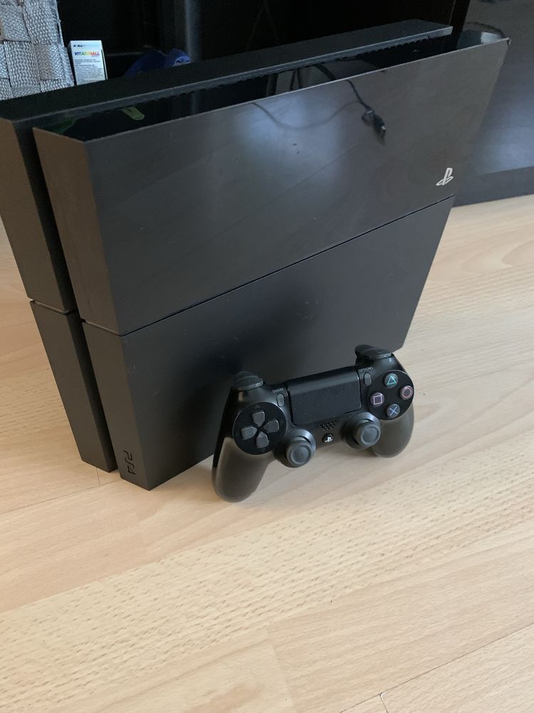 Konsola ps4 1pad