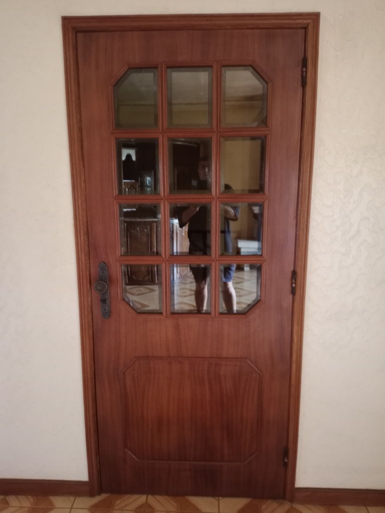 Vendo três 3 portas de interiores com vidros lapidados 20€ cada