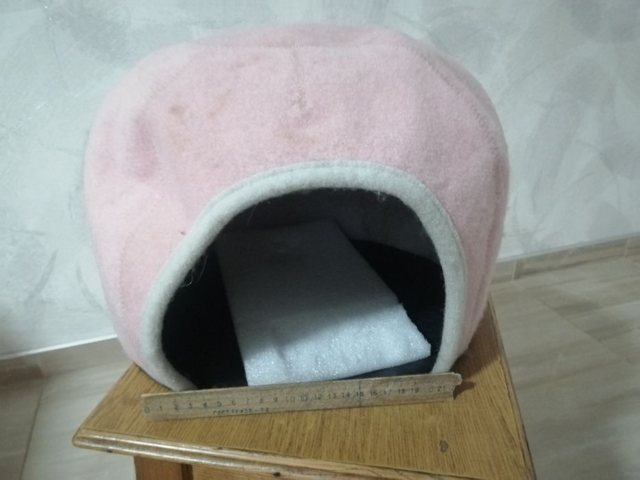Лежанка для котів
