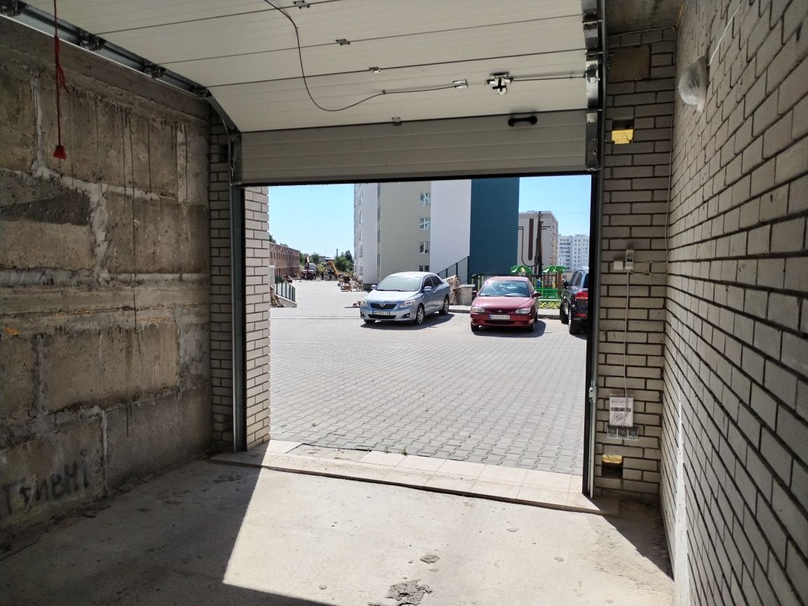 Продаж гаражу власник Озерна