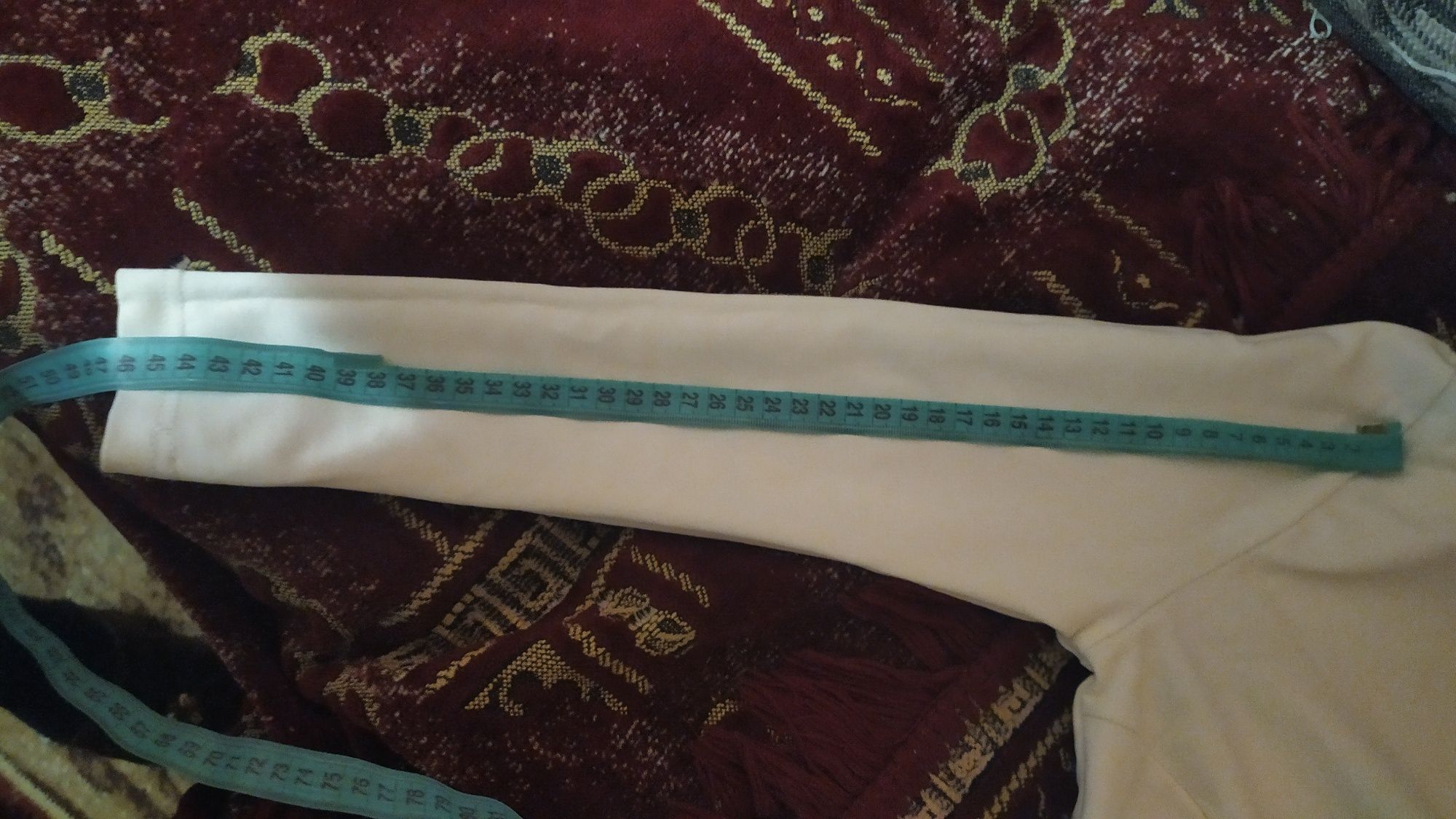 Плаття біле з цепочкою