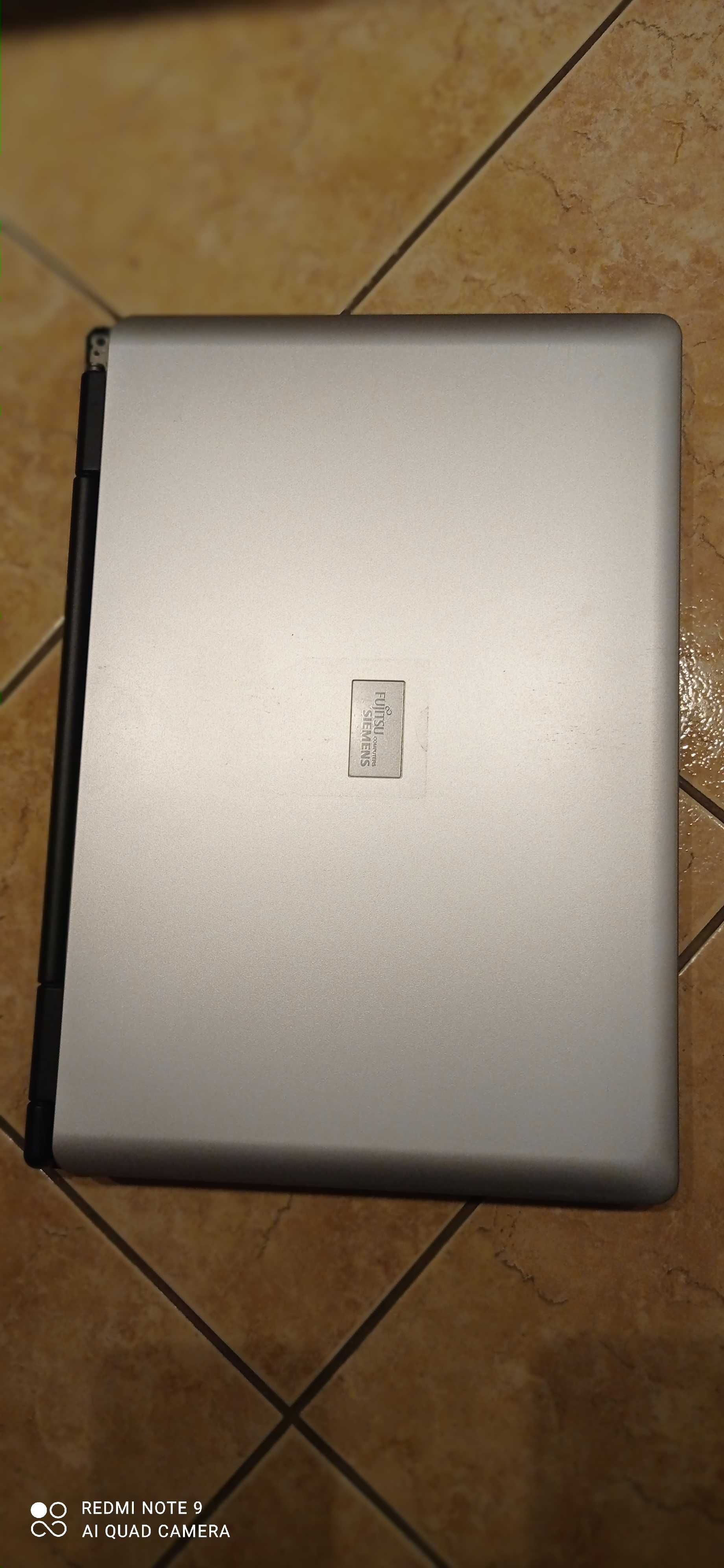 Laptop  „Fujitsu Siemene” 17cal
