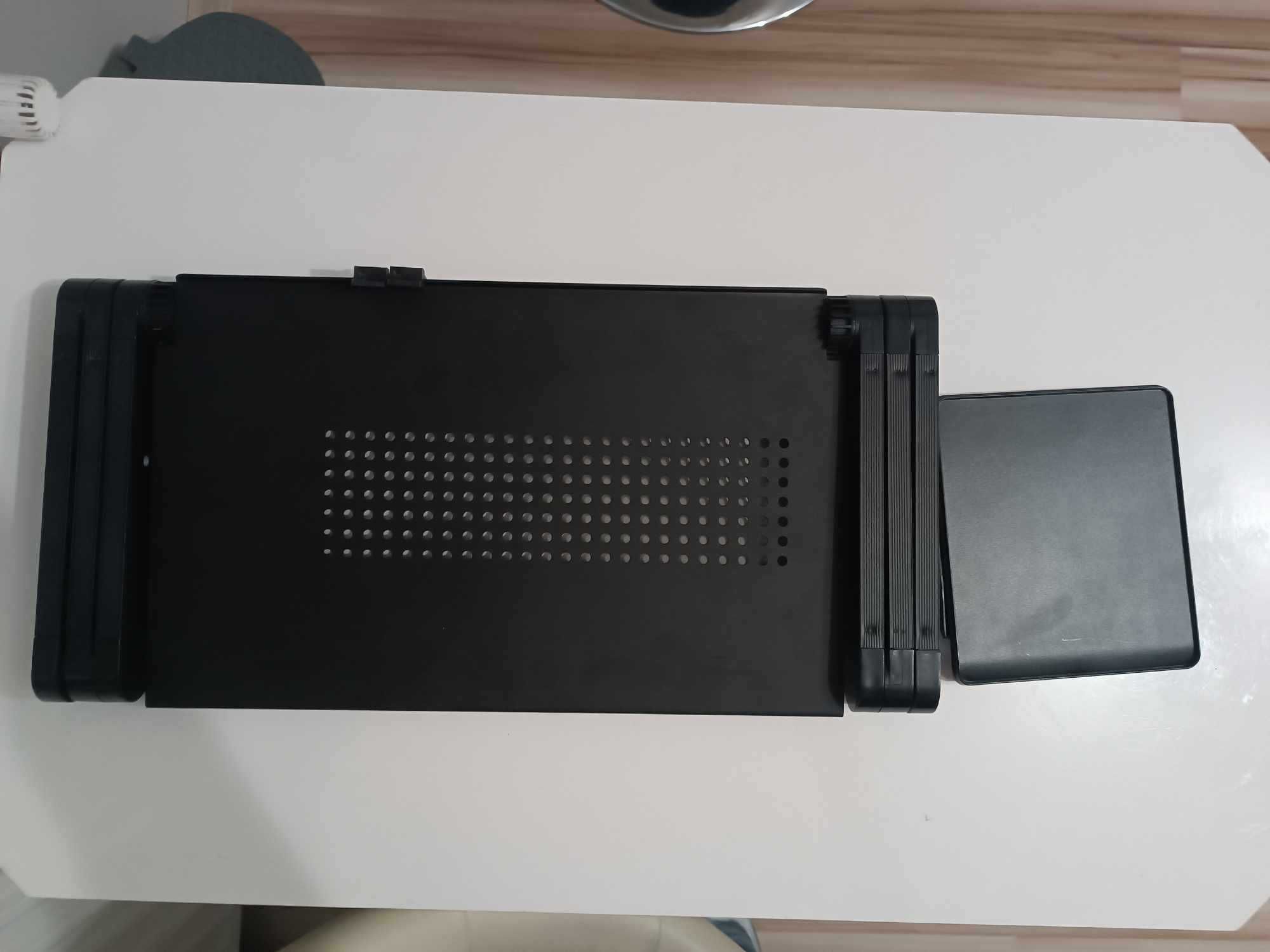 Wielofunkcyjny stolik pod laptopa