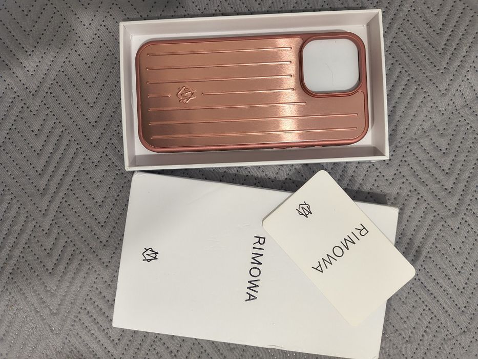 Capa de luxo estilo mala para iPhone 17, 16, 15 e 14 Pro Max