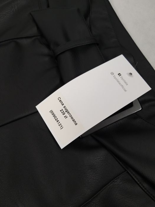 By o la la..! Spodnie czarne imitacja skóra pasek