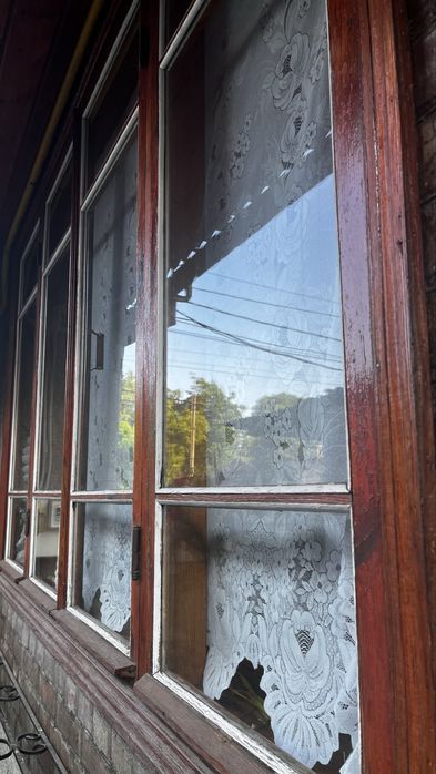 Вікна великі деревʼяні дубові зі склом