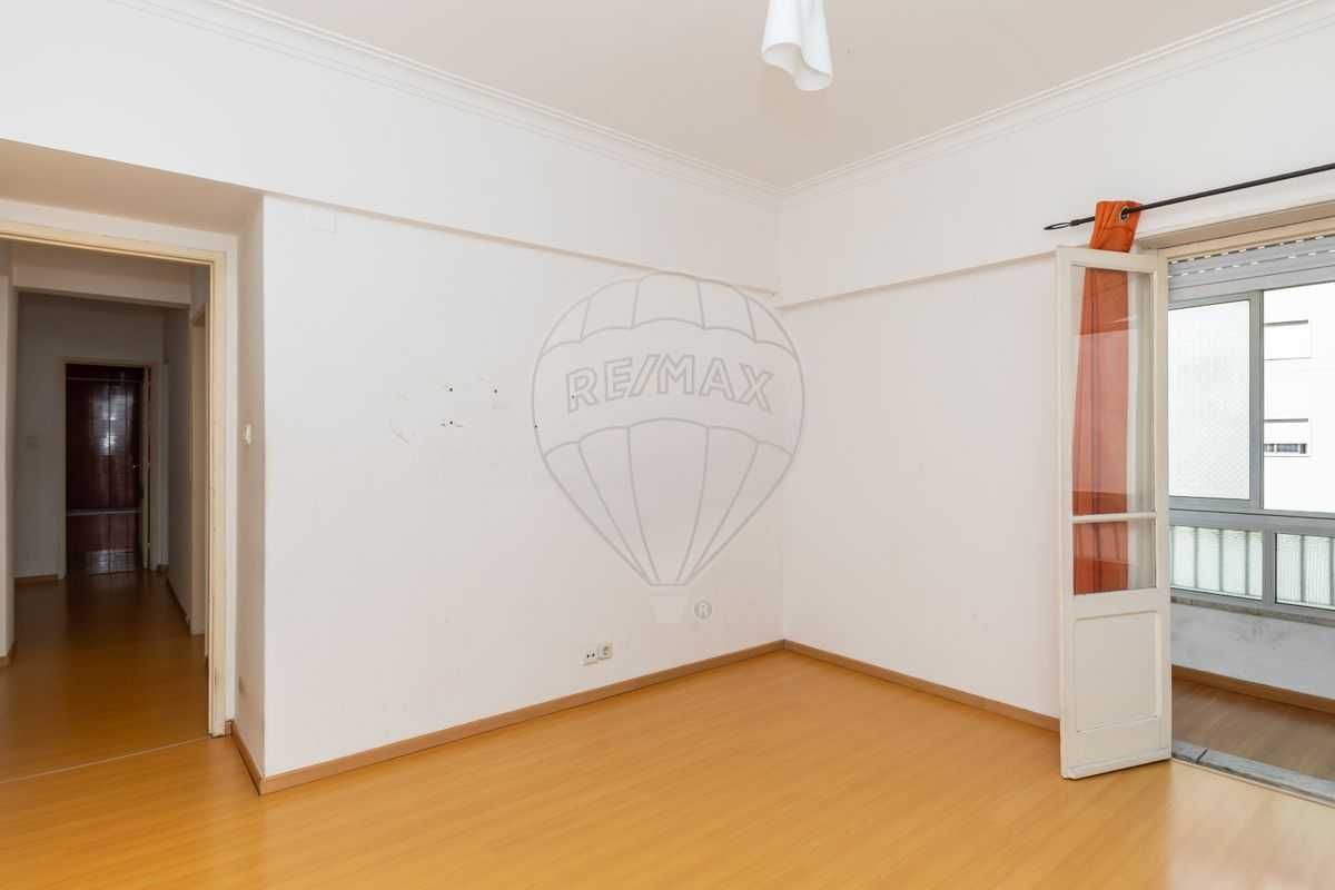 Apartamento T2 à venda em Torre da Marinha